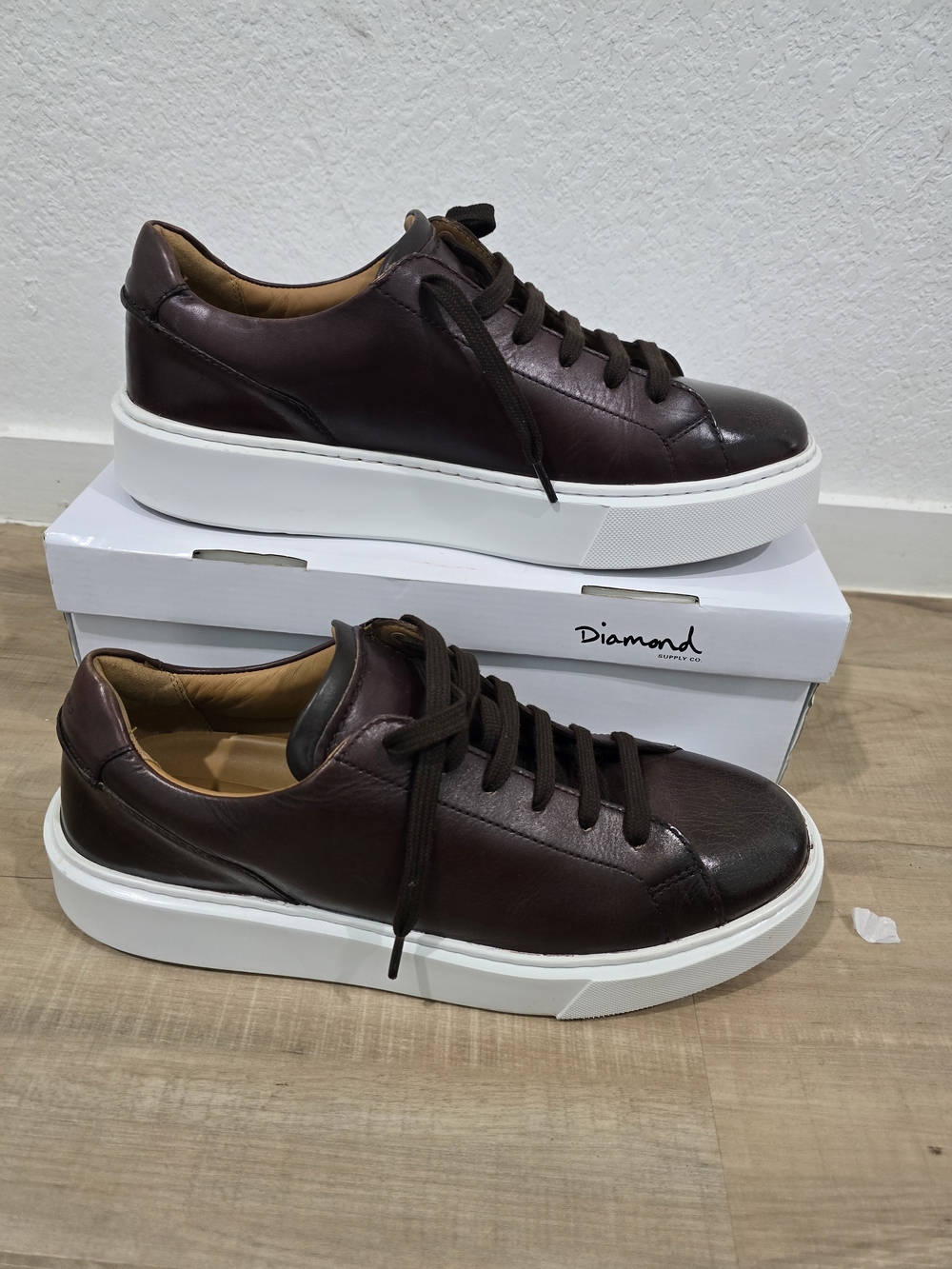 Chark Hero Lit . Men's Leather Low Top Sneakers - Brown